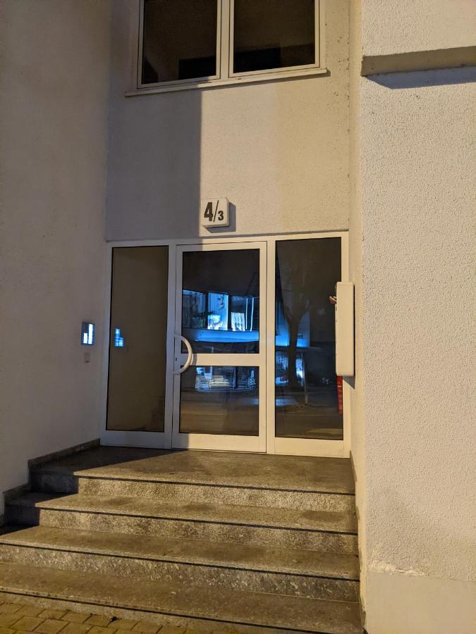 Cozy Apartment With Parking Garage Near Outlet Мецинген Екстериор снимка